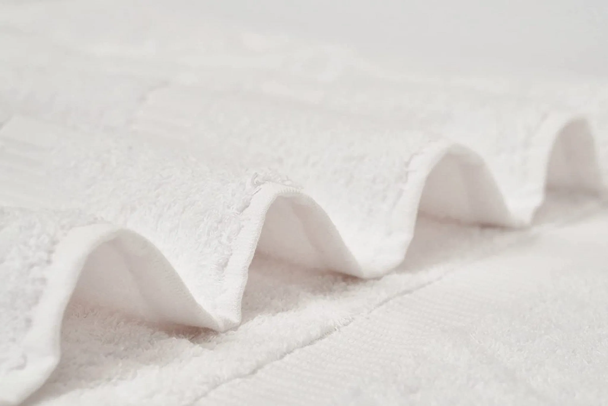 24 Pack Luxury 5 Star Hotel Premium Bath Towels Plush Heavy Weight  (27"x54") 17 lb/dz, Machine Washable super Soft