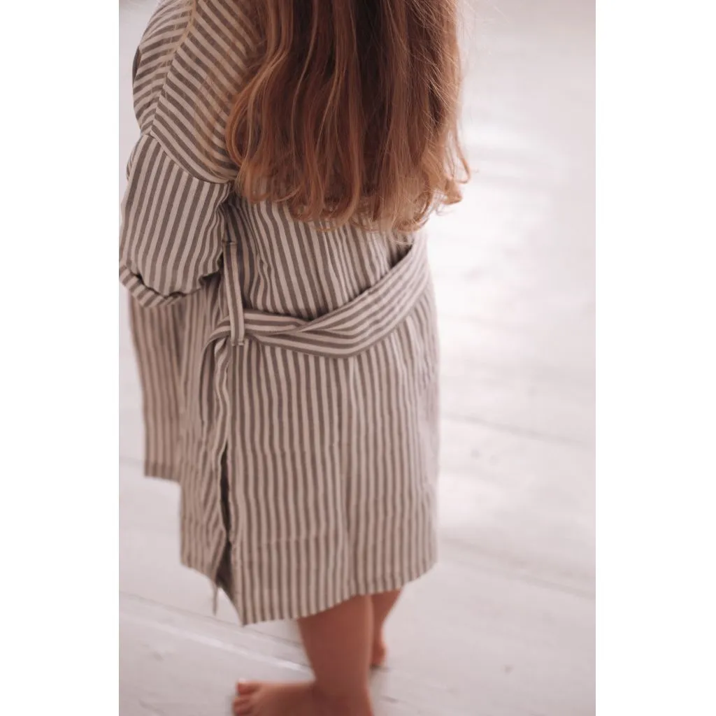 Certainly! Heres an optimized title for your e-commerce product:

Cozy Striped Kids Muslin Bathrobe by Konges Slojd - Soft, Absorbent & Stylish