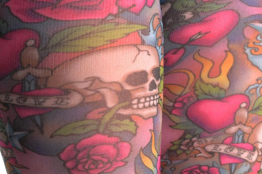 Pink Skulls & Roses & Hearts