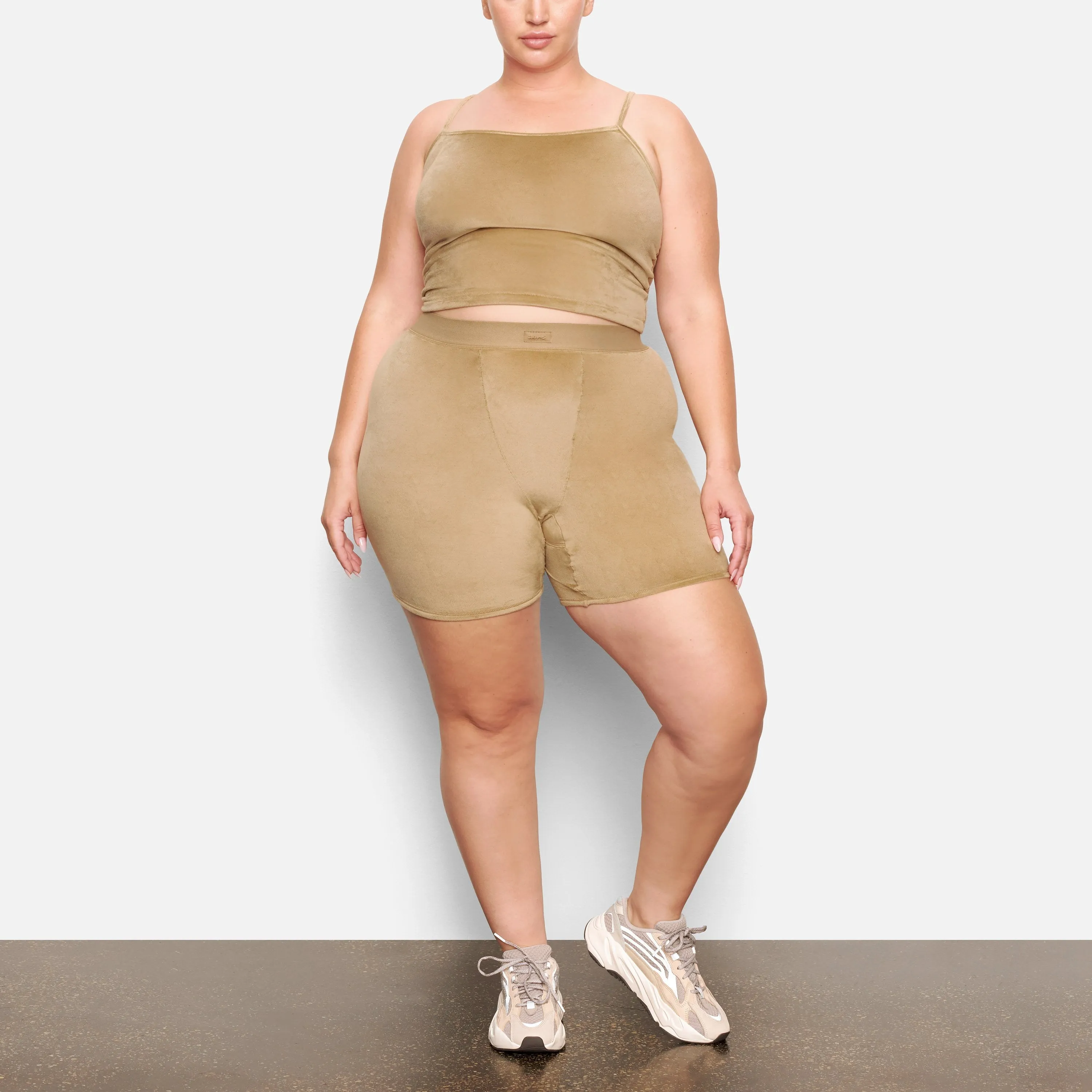 VELOUR BIKE SHORT | GOLD