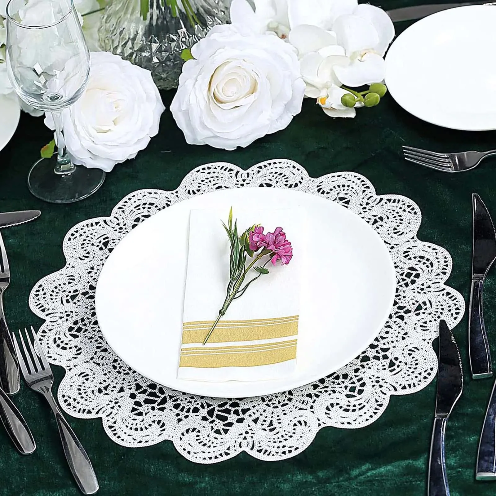 White Floral Classic Vinyl Placemats - 15 Inch Non-Slip Vinyl Dining Table Charger Farmhouse Home Decor (Set of 6)