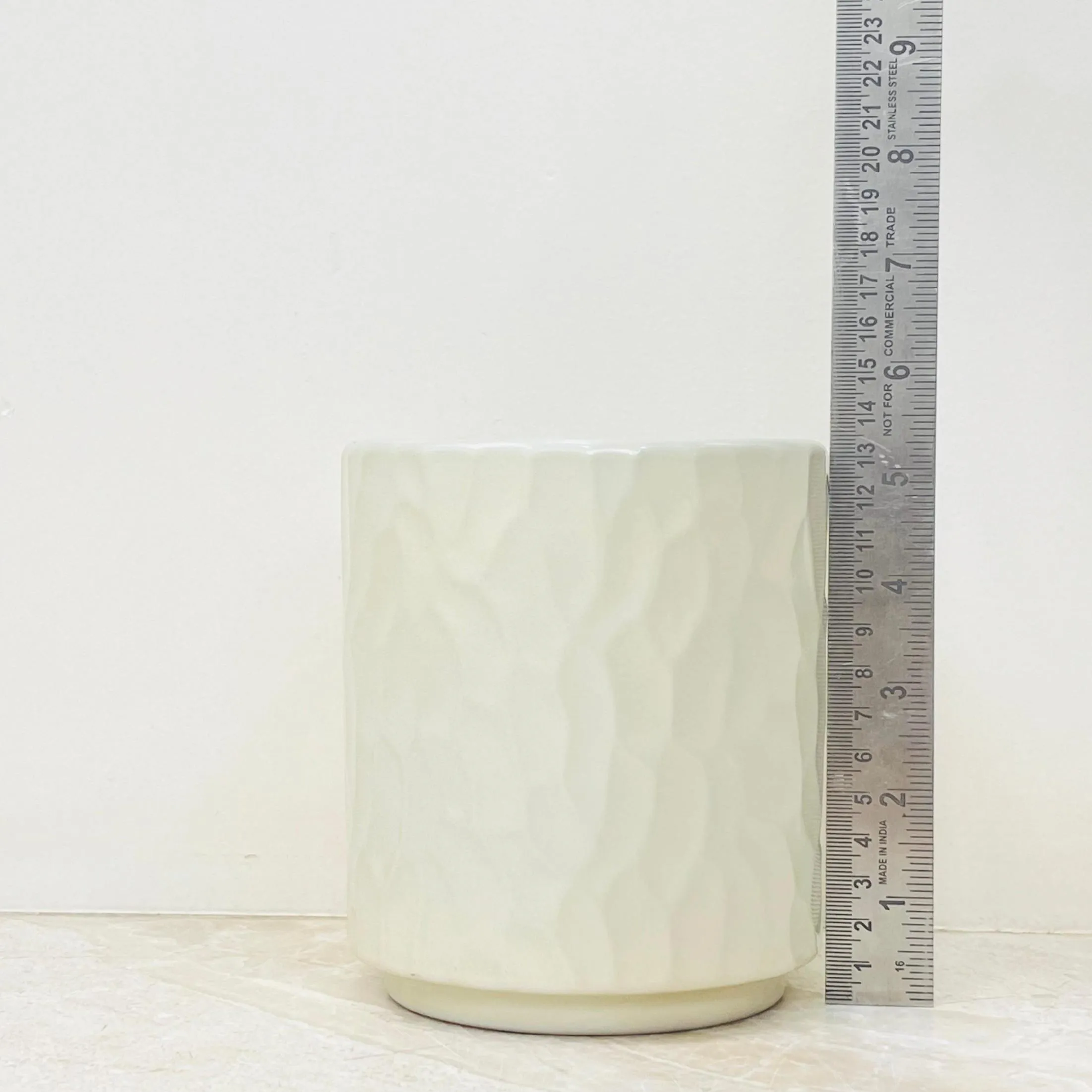 White Hammered Ceramic Planter – Glossy Textured Pot for Indoor Plants